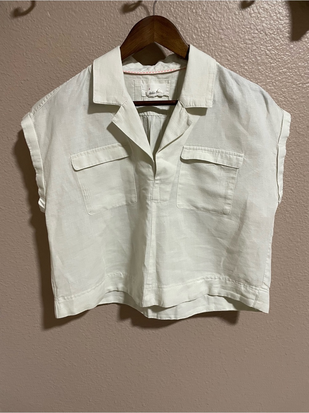 Women’s Cream Short-Sleeve Collared Linen Top